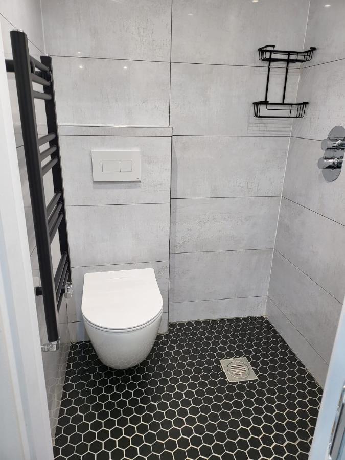 Fancy Basement Flat A Daire Londra Dış mekan fotoğraf