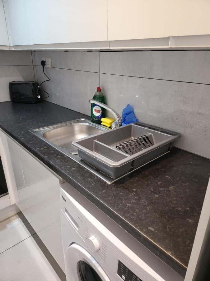 Fancy Basement Flat A Daire Londra Dış mekan fotoğraf